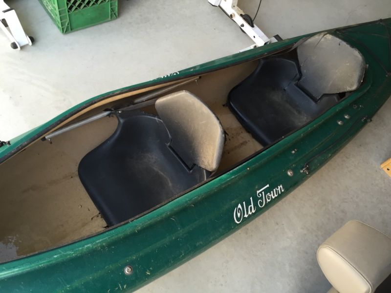 old town loon 138 t kayak. green, two person. good