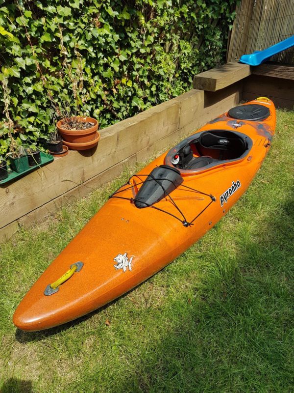 Piranha Fusion Kayak With Connect 30 Outfitting In Large