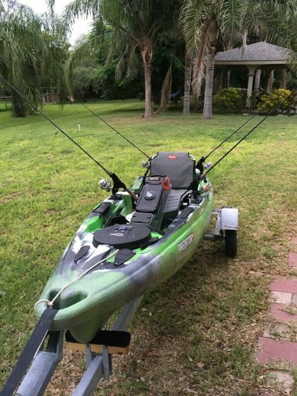 Kayak Old Town Predator W/ Factory Motor W/ Trailer! Make 